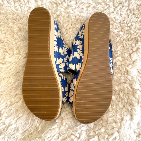 Alice & Olivia floral sandal - Picture 5 of 7